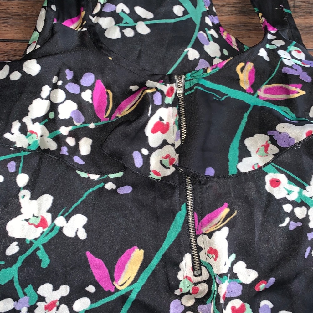 NWOT Lily White Zip Front Floral Razor back Tank - Picture 7 of 8